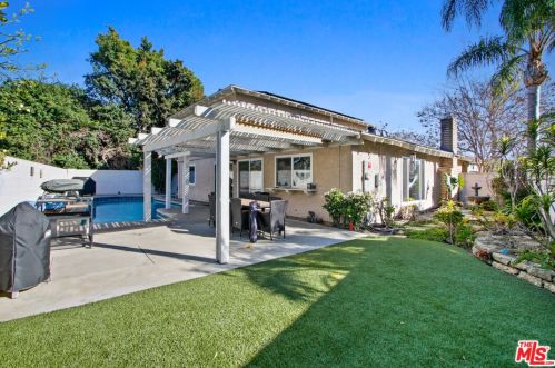 1527 Wakefield Ave, Anaheim CA  92802-3925 exterior