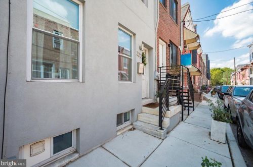 2212 Earp St, Philadelphia, PA 19146-4215