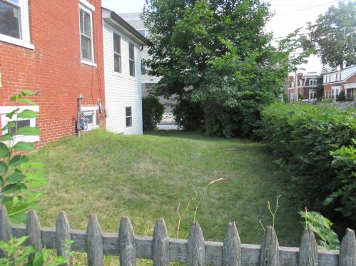 33 Center St, Keene, NH 03431-3351