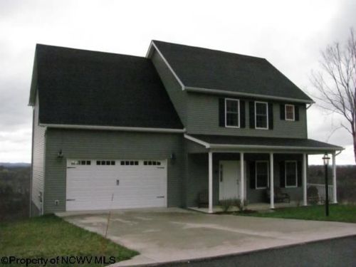 36 Founders Way, Morgantown WV  26508-1100 exterior