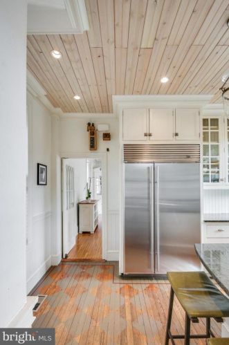 5800 Greene St, Philadelphia PA  19144-2704 exterior