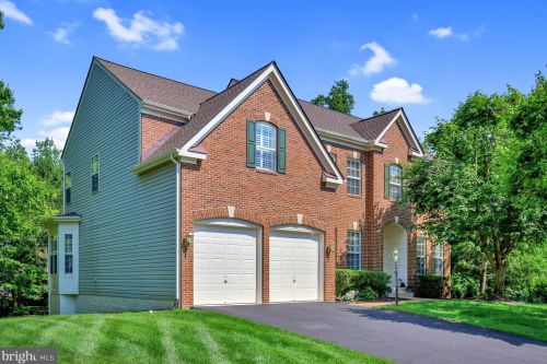 8491 Sullenberger Ct, Lorton, VA 22079-3088