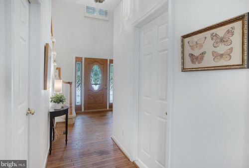 2804 Noble Fir Ct, Woodbridge VA  22192-3816 exterior