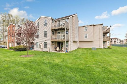 145 Heather Rdg, Huntington CT  06484-4689 exterior