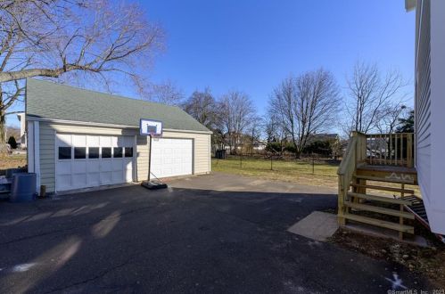 72 Osborne Ave, Norwalk CT  06855-1020 exterior