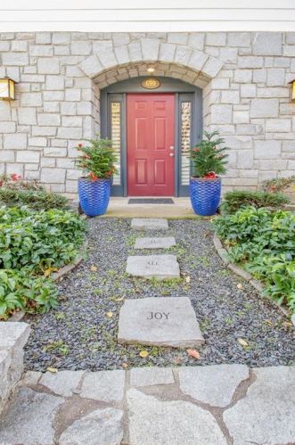 699 Avenue Pl, Atlanta, GA 30308-2856