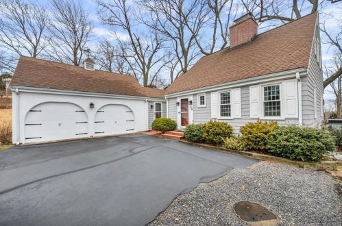 50 Sunnyslope Dr, Middletown, CT 06457-5433
