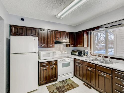 1052 Dl St, Saint Paul MN  55117-5606 exterior