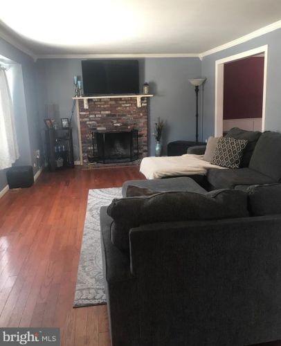 8 Lee Ann Dr, Blenheim, NJ 08012-5301