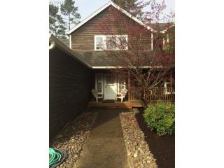 10445 Pine Ridge Dr, Manzanita, OR 97130-8007
