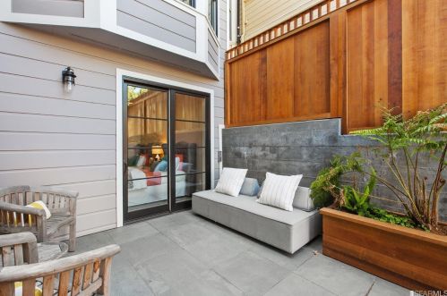 73 Fair Oaks St, San Francisco CA  94110-2208 exterior