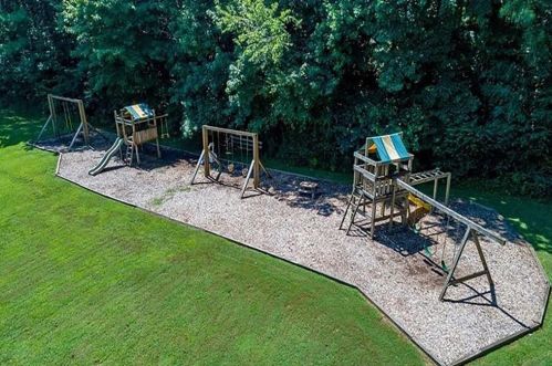 6768 Lockridge Dr, Atlanta GA  30360-1561 exterior