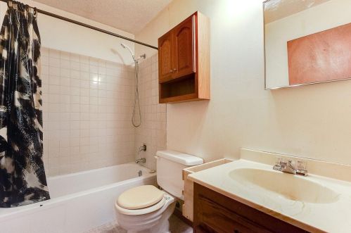 153 Bates Ave, Saint Paul MN  55106-6330 exterior