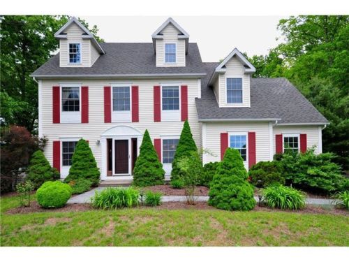 19 Candlewood Ln, Granby, CT 06035-1127