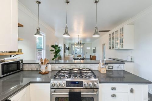 302 Scott St, Ukiah CA  95482-4320 exterior