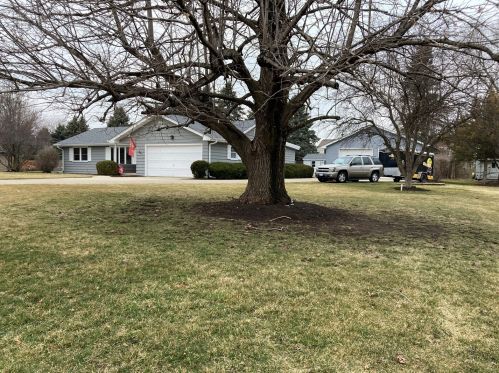 96 Osage Ct, Oswego, IL 60543-9440