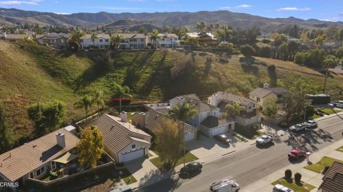3072 Lamplighter St, Simi Valley CA  93065-5287 exterior