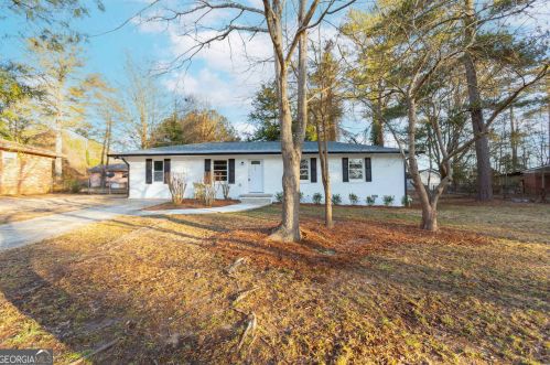 5864 Ronnie Dr, Rex GA 30273-1059 exterior