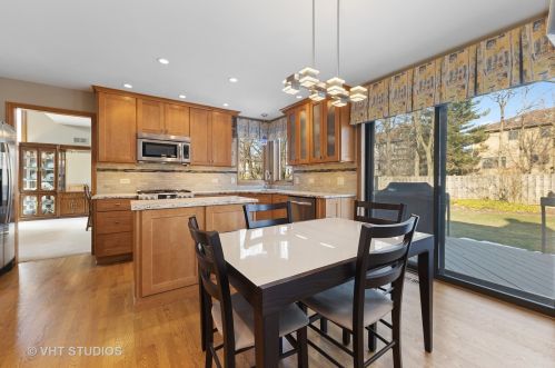 1149 Brighton Rd, Naperville, IL 60563-3302