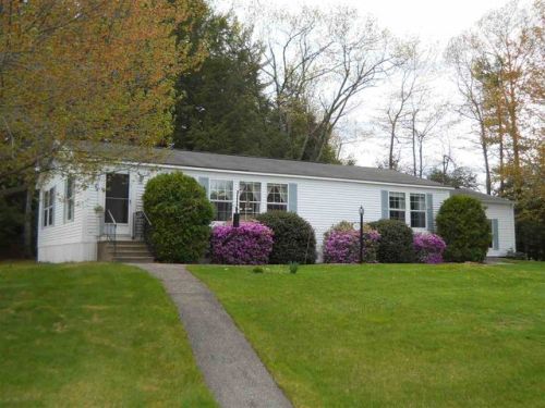 111 Ledgewood Dr, Hampstead, NH 03841-5163