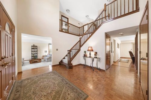 1150 Granville Ave, Itasca, IL 60143-2822