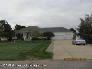 777 30th Ave, Dickinson, ND 58601-7901