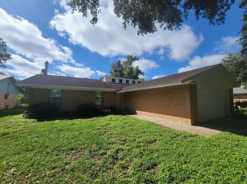 812 Noreda St, Angleton TX  77515-3320 exterior