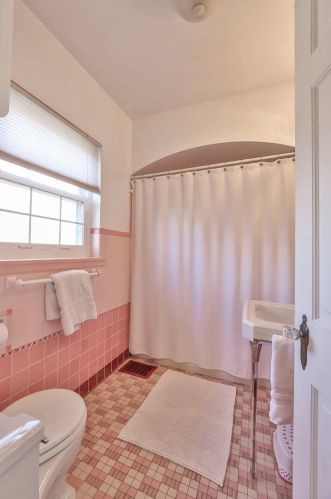 852 Finney Trl, Cincinnati OH 45224-1319 exterior