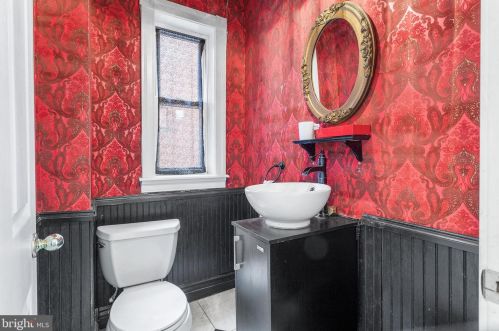 430 42 St, Philadelphia PA 19104-0044 exterior