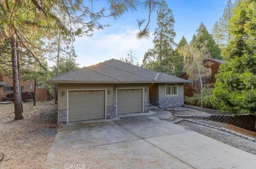 1576 Vine Maple Dr, Vallecito, CA 95247-9582