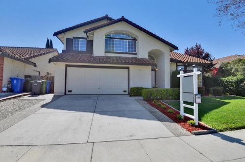 2187 Fieldcrest Dr, Milpitas, CA 95035-7822