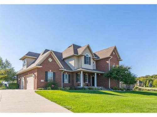 440 Arrowhead Dr, Waukee, IA 50263-8439
