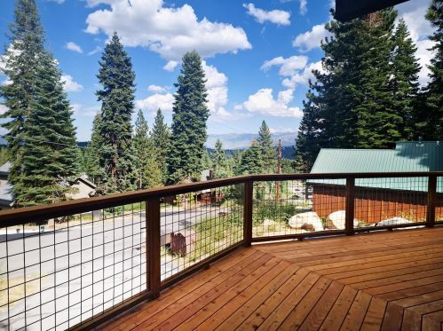 11030 Ski Slope Way, Truckee CA  96161-6603 exterior