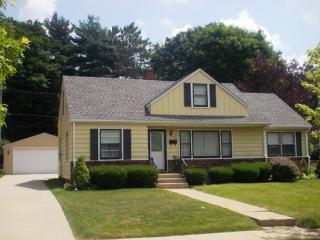 1516 Sexton Dr, Rockford, IL 61108-6157