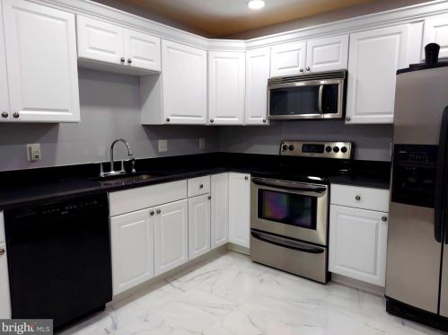 7731 Bristol Square Ct, Springfield VA  22153-3119 exterior