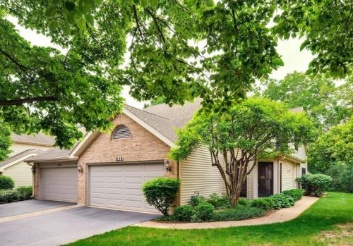 830 Auburn Woods Dr, Palatine, IL 60067-2434