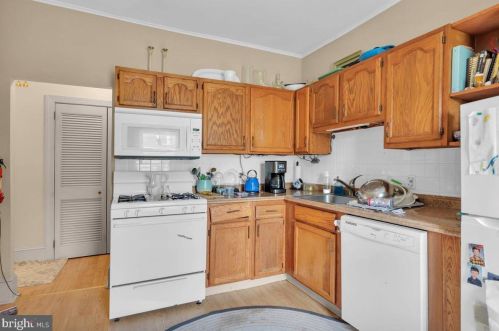 102 Park Ave, Tavistock NJ 08033-1639 exterior