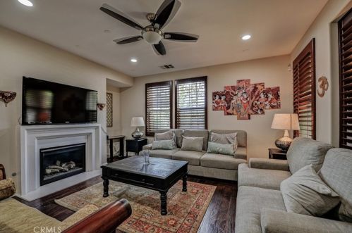 68 Prickly Pear, Irvine CA  92618-8856 exterior