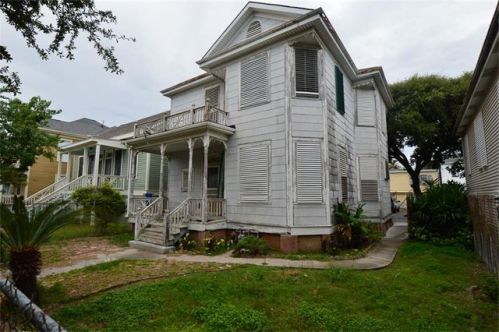 2520 Bernardo De Galvez Ave, Galveston, TX 77550