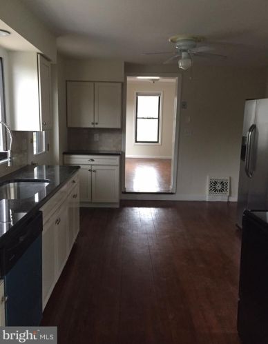 24643 Main St, Columbus, NJ 08022-1318