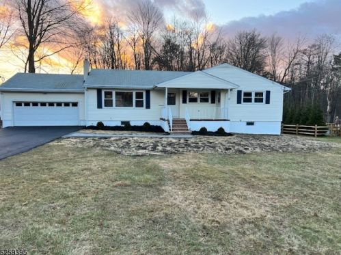 26 Ashwood Ave, Dover, NJ 07869-1303