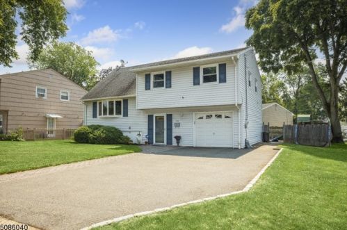 775 Willick Rd, Clark, NJ 07066-1915