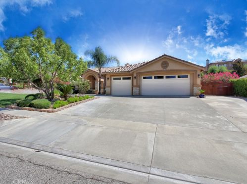 13445 Mesa Terrace Dr, Yucaipa, CA 92399-5800