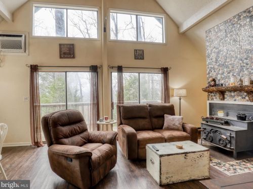1429 Nancy Jack Rd, Gerrardstown WV  25420-3090 exterior
