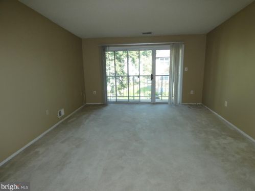 12 Holly Ct, Trenton NJ  08619-4631 exterior