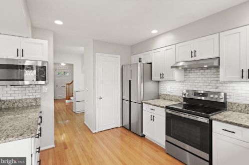 5920 Queenston St, Springfield VA  22152-1731 exterior