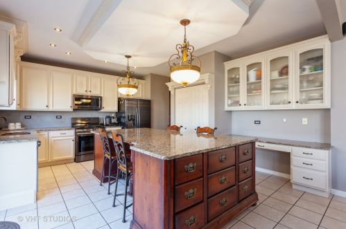 1414 Glenside Dr, Lemont IL  60490-5446 exterior