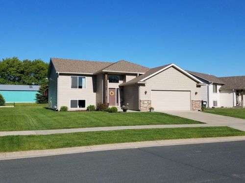 257 Summerfield Dr, Eyota, MN 55934-4700