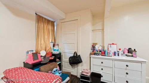 1512 Summerfield Ave, Tinton Falls NJ 07712-6918 exterior