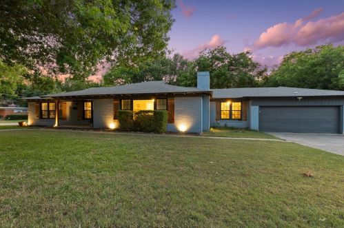 2801 Scruggs Park Dr, Fort Worth, TX 76118-6617